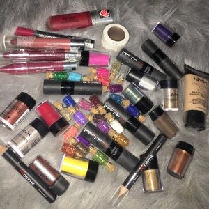 Makeup bundle